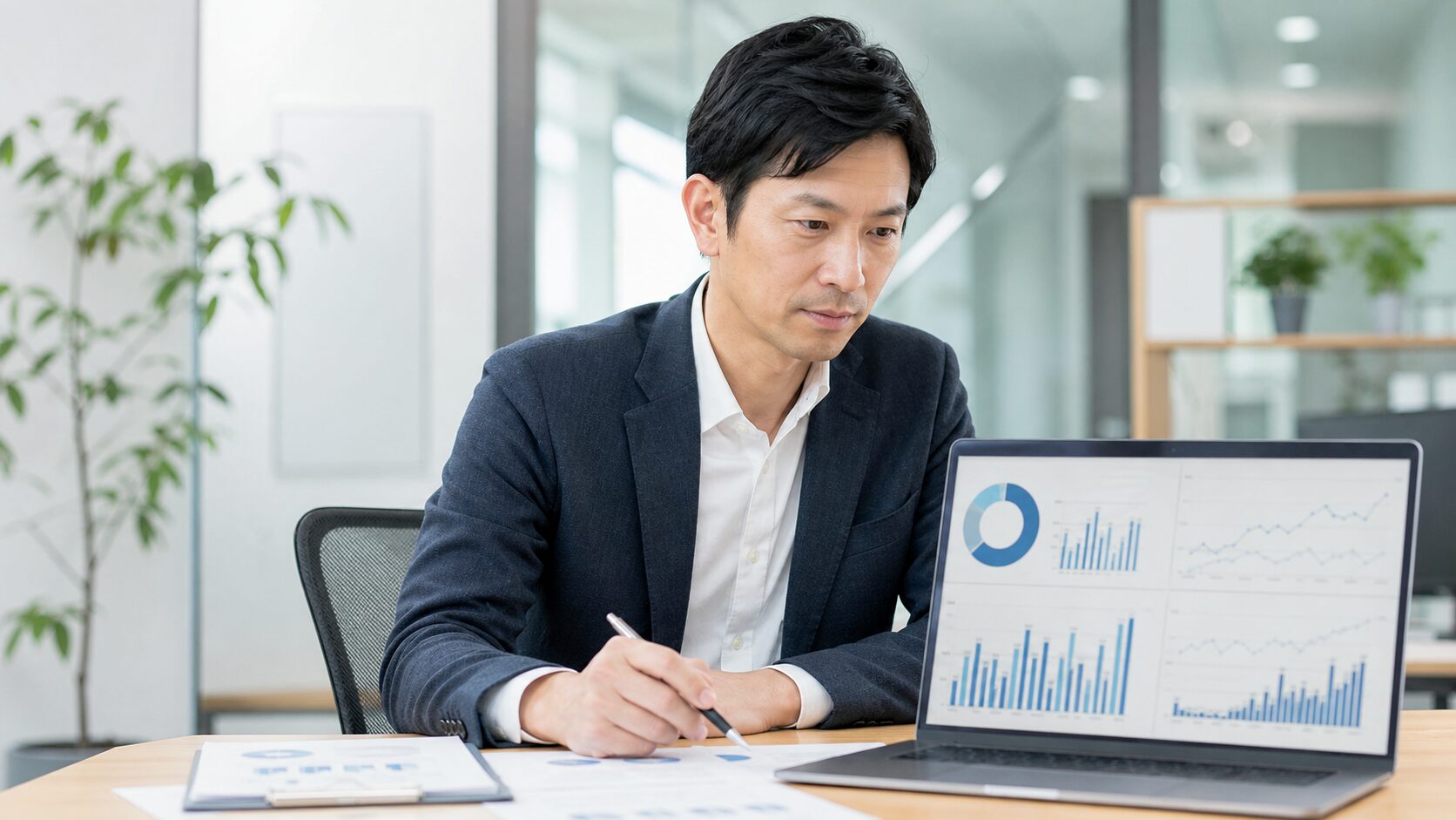 個別株で勝つための決算書の読み方｜利益の質とキャッシュを見抜くを解説する成人女性